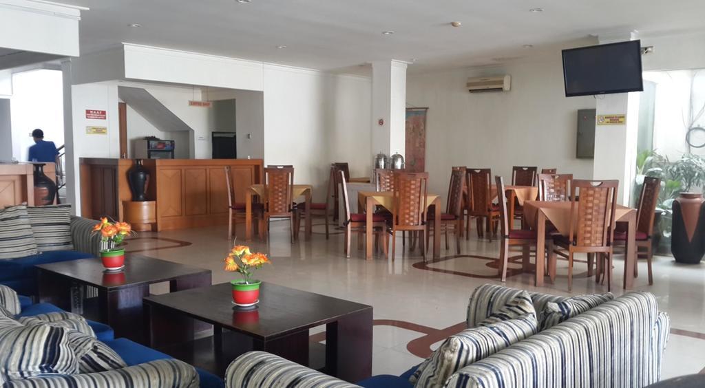 Hotel Caravan Tanah Abang Yakarta Exterior foto