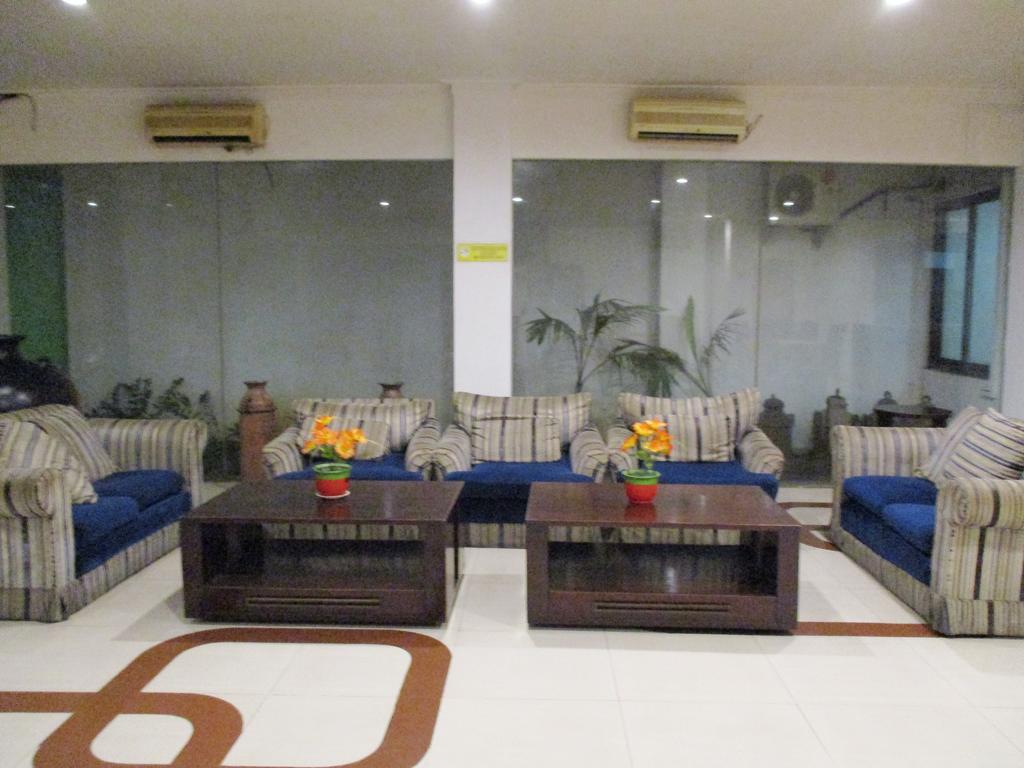 Hotel Caravan Tanah Abang Yakarta Exterior foto