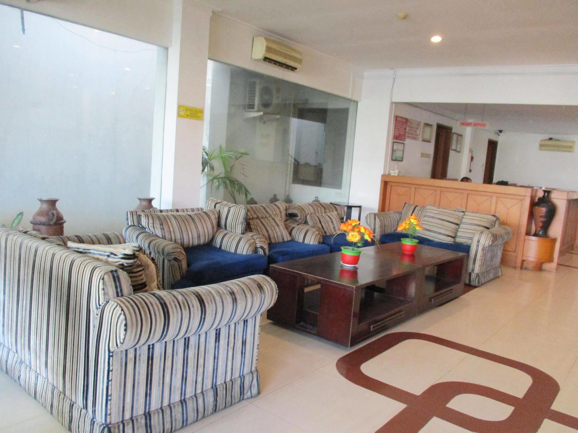 Hotel Caravan Tanah Abang Yakarta Exterior foto