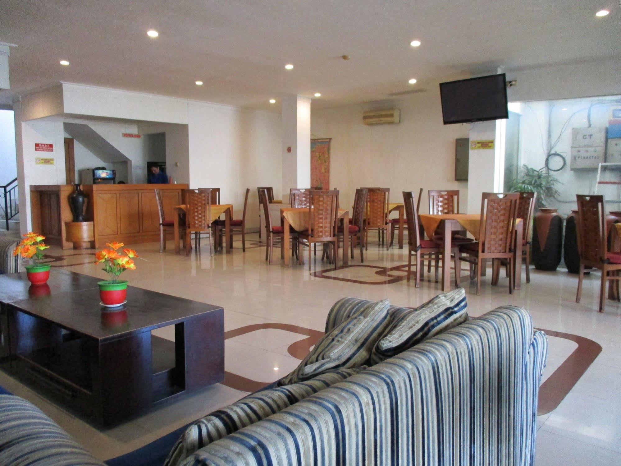 Hotel Caravan Tanah Abang Yakarta Exterior foto