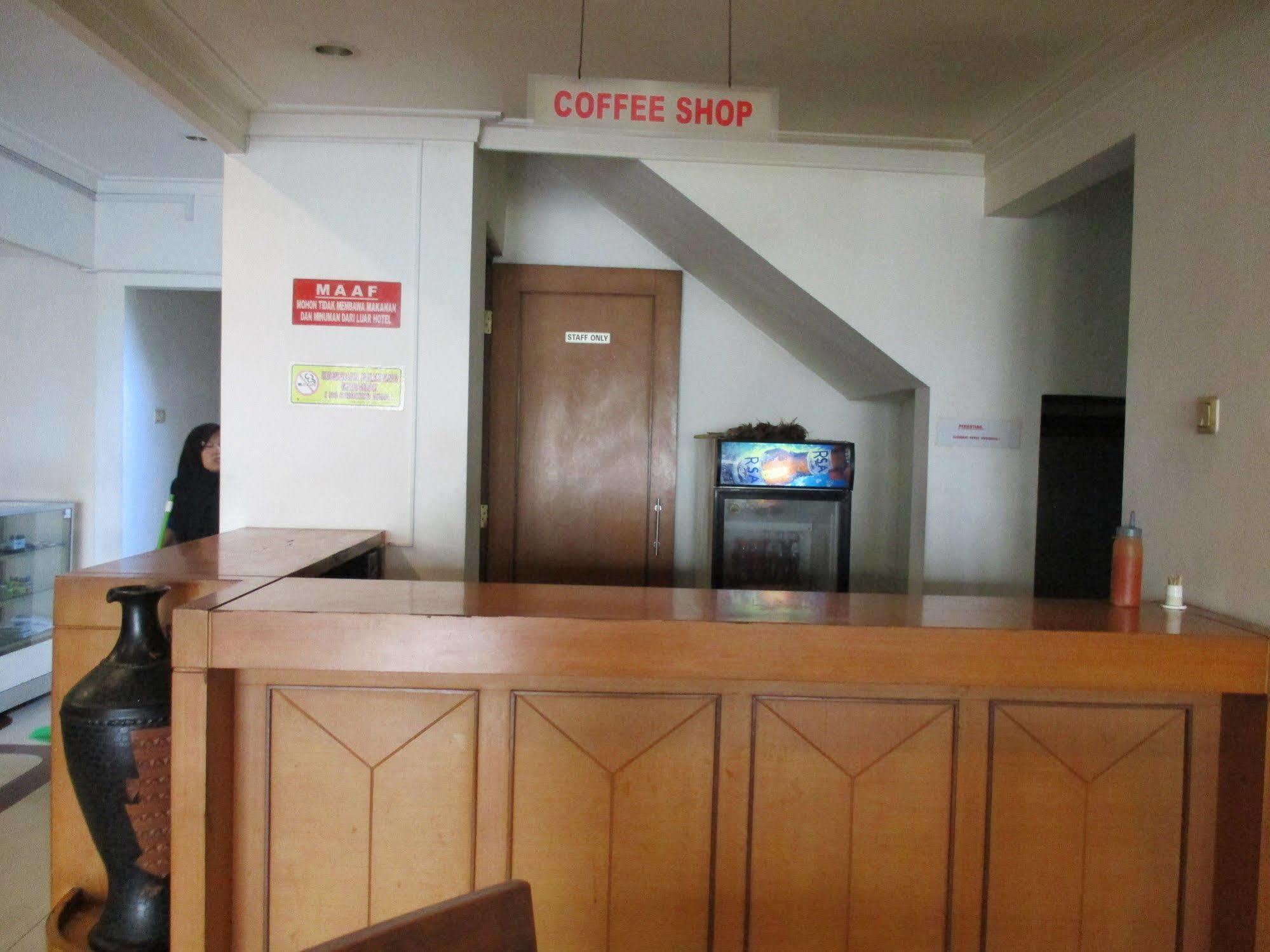 Hotel Caravan Tanah Abang Yakarta Exterior foto